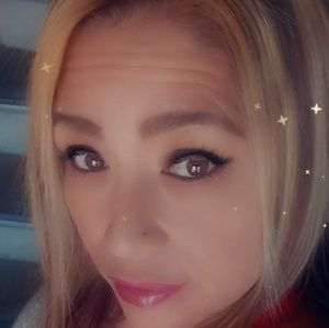 Meet your Posher, Esmeralda